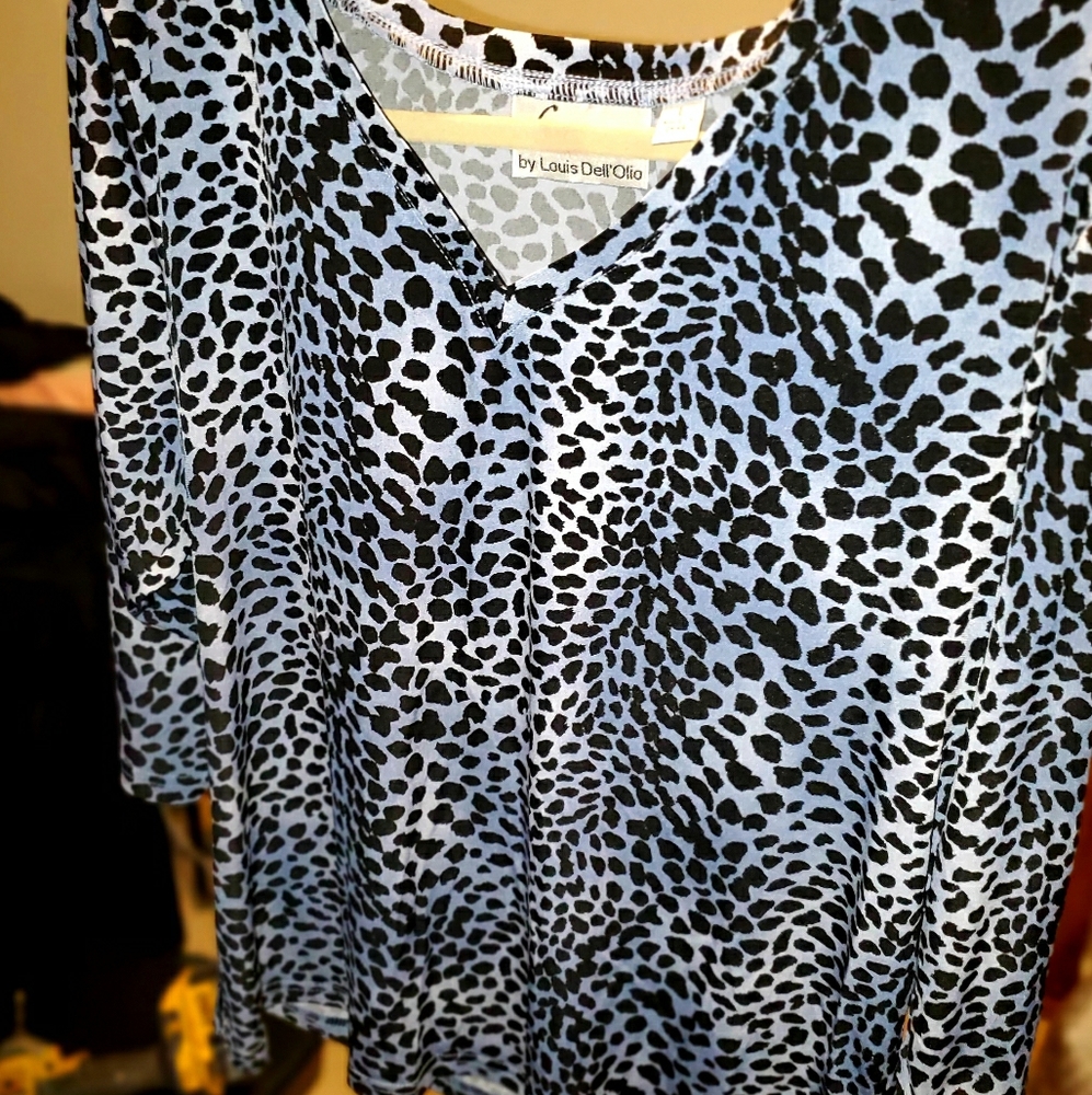 Blue leopard design blouse 3/4 sleeve